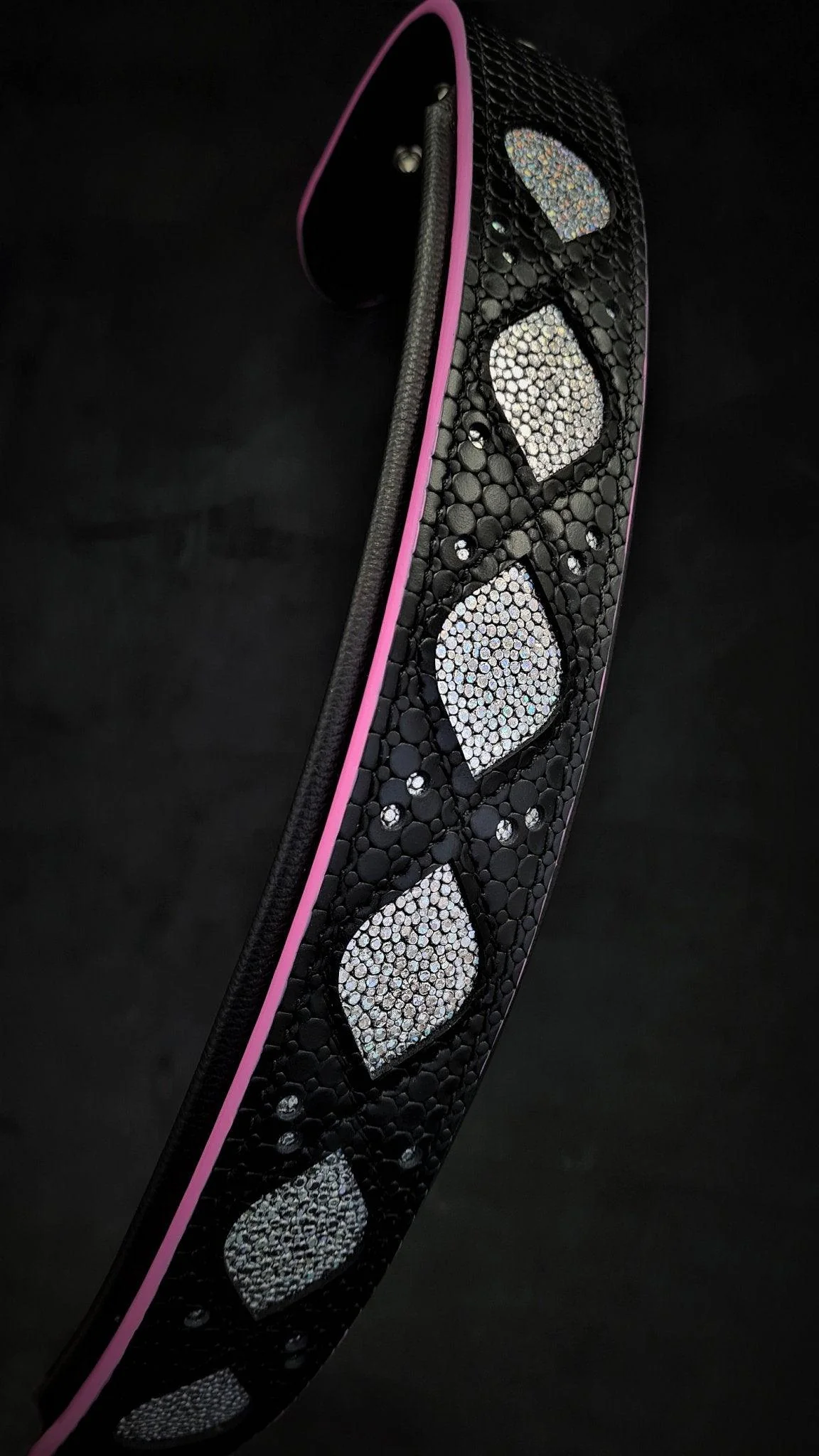 The ''Ariel'' collar - Image 2